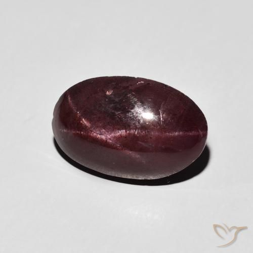 Grenat étoilé Rouge foncé naturelle ovale, 6.42 ct, Opaque