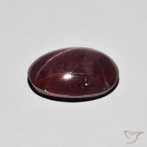 Grenat étoilé Rouge foncé naturelle ovale, 7.23 ct, Opaque
