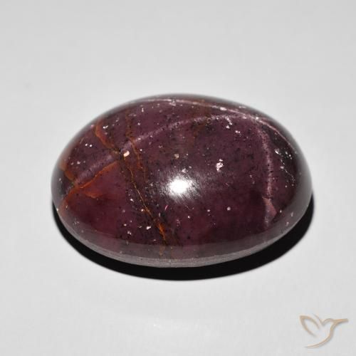 Grenat étoilé Rouge foncé naturelle ovale, 62.53 ct, Opaque