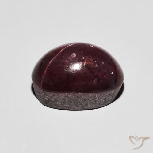Grenat étoilé Rouge foncé naturelle ovale, 7.19 ct, Opaque