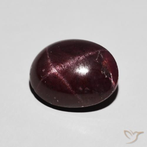 Grenat étoilé Rouge foncé naturelle ovale, 6.48 ct, Opaque