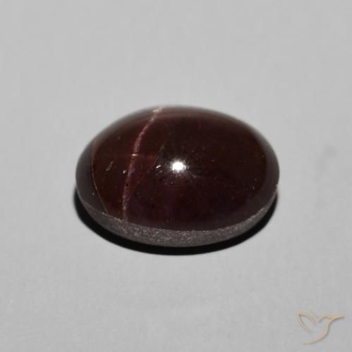Grenat étoilé Rouge foncé naturelle ovale, 6.48 ct, Opaque
