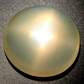 Pierre de lune étoilée Orange crémeux naturelle Transparent, 14.98 ct, Transparent / Translucide