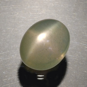 Pierre de lune étoilée vert naturelle transparent, 5,17 ct, transparent / translucide