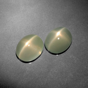 Achetez naturel ct vert pierre de lune étoilée gems, transparent, en provenance inde chez gemselect. en stock, livraison internationale!