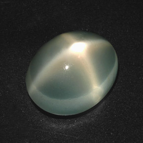 Pierre de lune étoilée vert naturelle coupe ovale, 7,22 ct, translucide