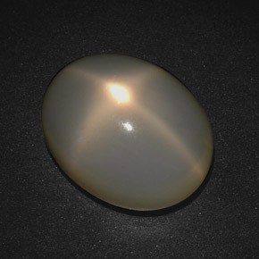 Pierre de lune étoilée crème naturelle coupe ovale, 19,93 ct, translucide