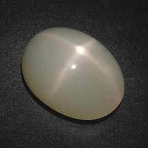 Pierre de lune étoilée Crème naturelle Coupe ovale, 17.54 ct, Translucide