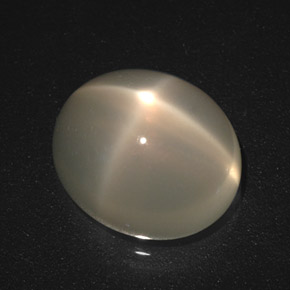 Pierre de lune étoilée Crème naturelle Coupe ovale, 5.45 ct, Translucide