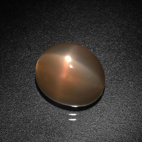 Pierre de lune étoilée orange naturelle coupe ovale, 4,98 ct, translucide