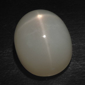 Pierre de lune étoilée blanc naturelle coupe ovale, 15,20 ct, translucide