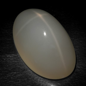 Pierre de lune étoilée blanc naturelle coupe ovale, 18,99 ct, translucide