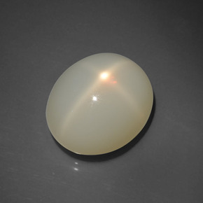 Pierre de lune étoilée blanc naturelle coupe ovale, 16,96 ct, translucide