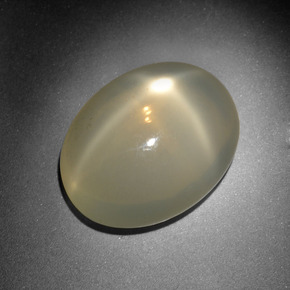 Pierre de lune étoilée crème naturelle coupe ovale, 10,24 ct, translucide