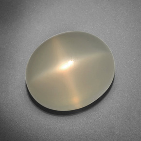 Pierre de lune étoilée Crème naturelle Coupe ovale, 15.43 ct, Translucide