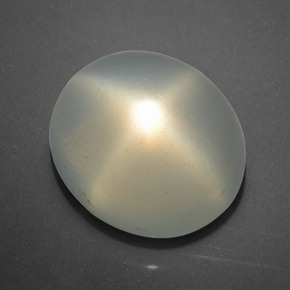 Pierre de lune étoilée crème naturelle coupe ovale, 16,52 ct, translucide
