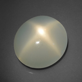 Pierre de lune étoilée crème naturelle coupe ovale, 15,85 ct, translucide