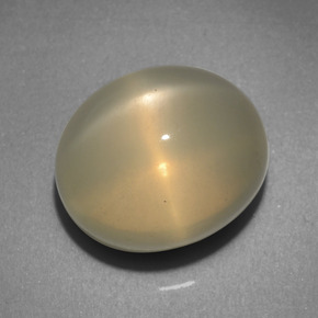 Pierre de lune étoilée crème naturelle coupe ovale, 10,31 ct, translucide