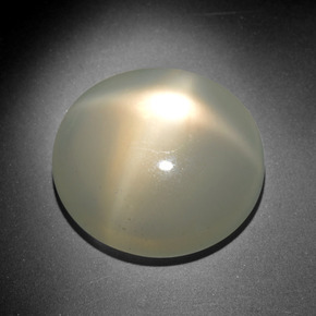 Pierre de lune étoilée crème naturelle coupe ovale, 18,46 ct, translucide
