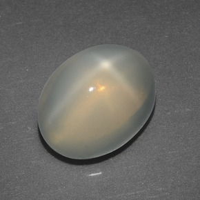 Pierre de lune étoilée crème naturelle coupe ovale, 2,72 ct, translucide