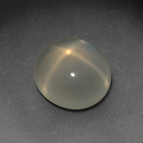 Pierre de lune étoilée crème naturelle coupe ovale, 4,26 ct, translucide