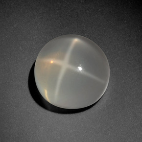 Pierre de lune étoilée Crème naturelle Coupe roude, 5.91 ct, Translucide
