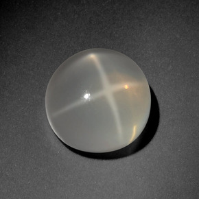 Pierre de lune étoilée Crème naturelle Coupe roude, 5.91 ct, Translucide
