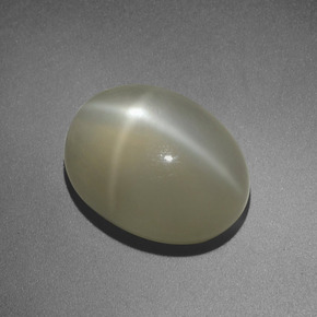 Pierre de lune étoilée Crème naturelle Coupe ovale, 5.88 ct, Translucide