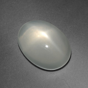 Pierre de lune étoilée crème naturelle coupe ovale, 12,21 ct, translucide