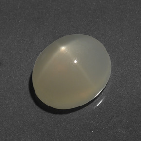 Pierre de lune étoilée jaune naturelle coupe ovale, 8,43 ct, translucide
