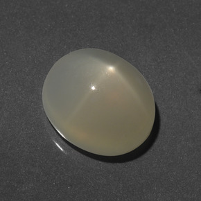 Pierre de lune étoilée jaune naturelle coupe ovale, 8,43 ct, translucide