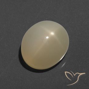 Pierre de lune étoilée Jaune clair naturelle ovale, 7.49 ct, Translucide