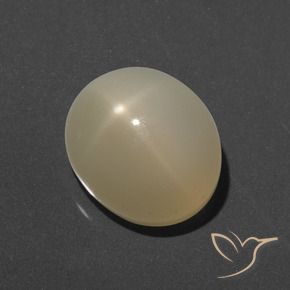 Pierre de lune étoilée Jaune clair naturelle ovale, 7.49 ct, Translucide
