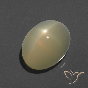 Pierre de lune étoilée Jaune clair naturelle ovale, 7.95 ct, Translucide