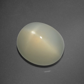 Pierre de lune étoilée jaune naturelle coupe ovale, 6,63 ct, translucide