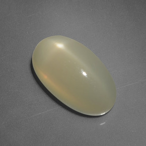Pierre de lune étoilée Crème naturelle Coupe ovale, 6.91 ct, Translucide