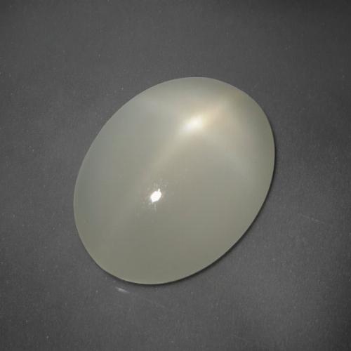 Pierre de lune étoilée blanc naturelle coupe ovale, 5,60 ct, translucide