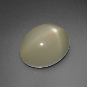 Pierre de lune étoilée jaune naturelle coupe ovale, 7,34 ct, translucide