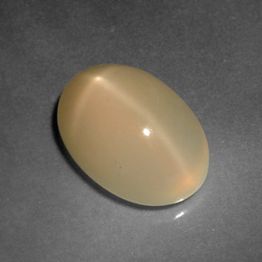 Pierre de lune étoilée doré naturelle coupe ovale, 4,92 ct, translucide