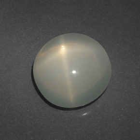 Pierre de lune étoilée Crème naturelle Coupe roude, 5.44 ct, Translucide