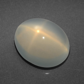 Pierre de lune étoilée crème naturelle coupe ovale, 4,36 ct, translucide
