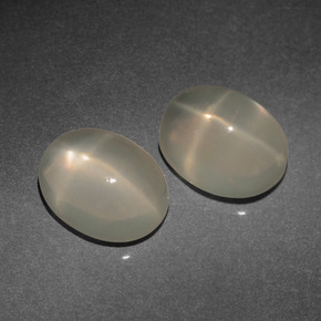Achetez naturel ct crème pierre de lune étoilée gems, coupe ovale, en provenance inde chez gemselect. en stock, livraison internationale!