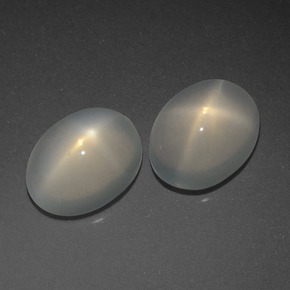 Achetez naturel ct crème pierre de lune étoilée gems, coupe ovale, en provenance inde chez gemselect. en stock, livraison internationale!