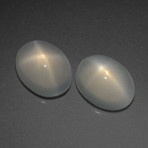 Achetez naturel ct crème pierre de lune étoilée gems, coupe ovale, en provenance inde chez gemselect. en stock, livraison internationale!