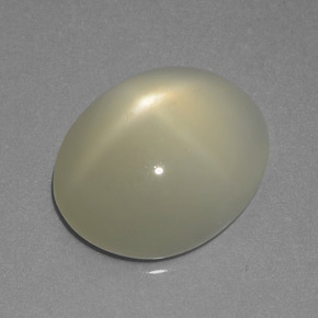 Pierre de lune étoilée crème naturelle coupe ovale, 4,49 ct, translucide
