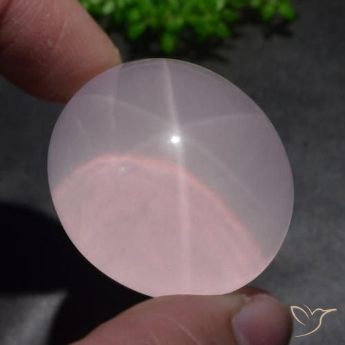 Quartz rose étoilé Rose léger naturelle ovale, 156.55 ct, Translucide