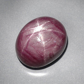 Rubis étoilé rouge naturelle coupe ovale, 28,59 ct, opaque