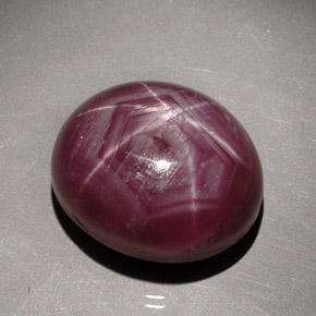 Rubis étoilé rouge naturelle coupe ovale, 33,78 ct, opaque