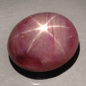 Rubis étoilé rouge naturelle coupe ovale, 36,27 ct, opaque