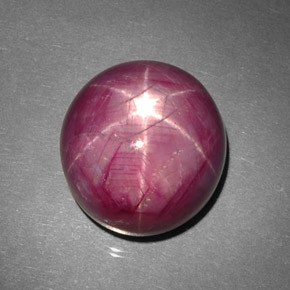 Rubis étoilé rouge naturelle coupe ovale, 43,70 ct, opaque